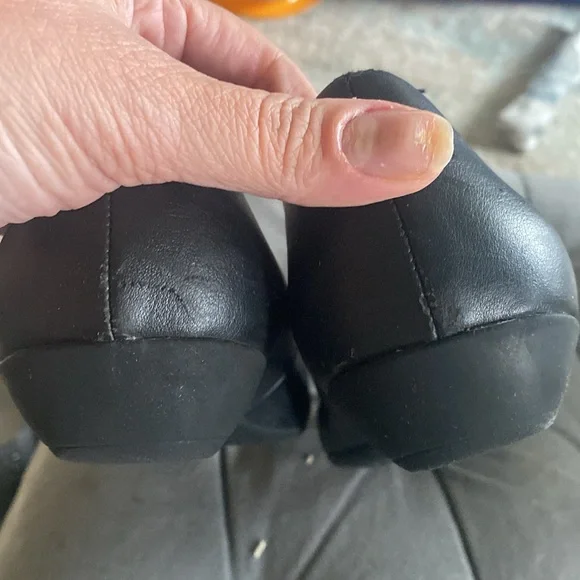 Naturalizer patent leather black flats with silver buckle - Picture 4 of 11